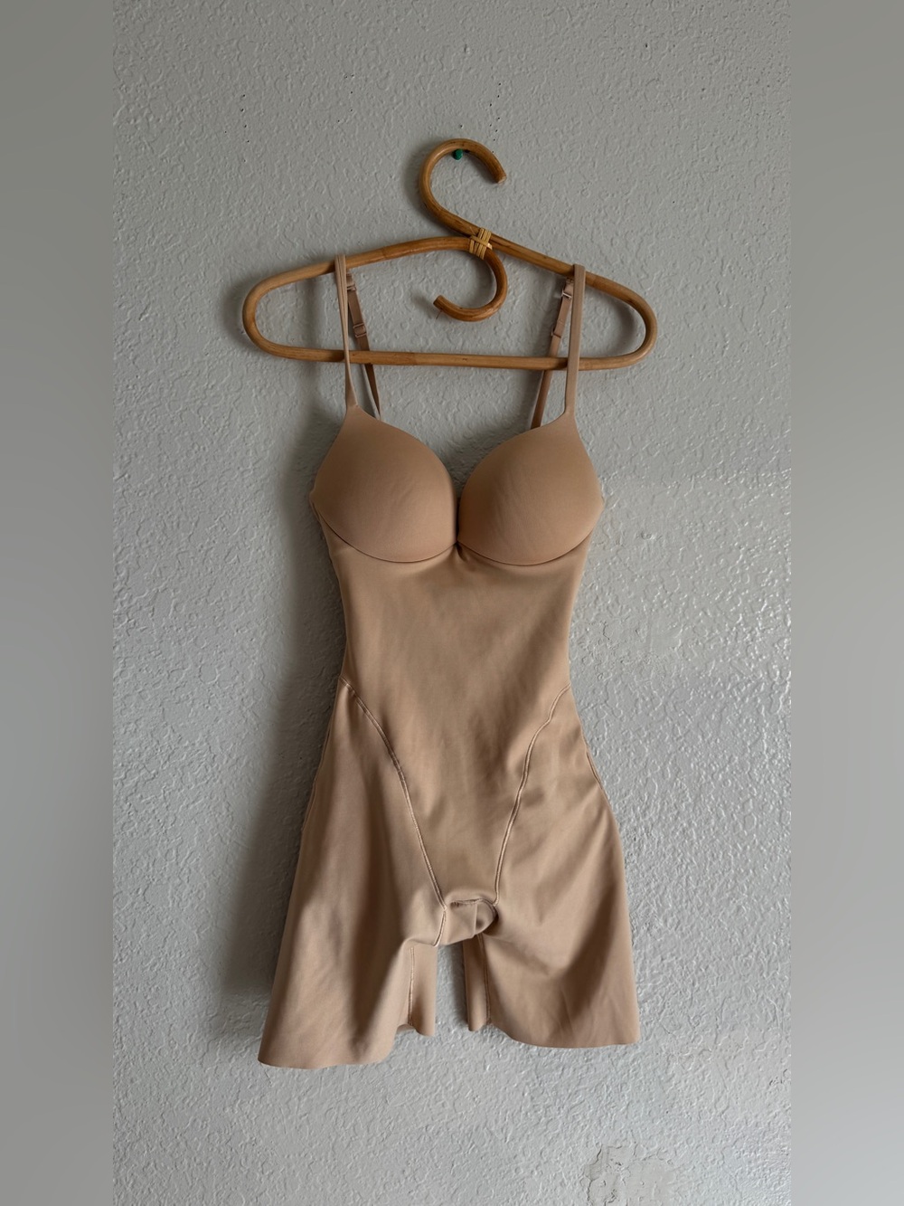 SKIMS Core Sculpt Back Smoothing Open Bust Mid Thigh Bodysuit